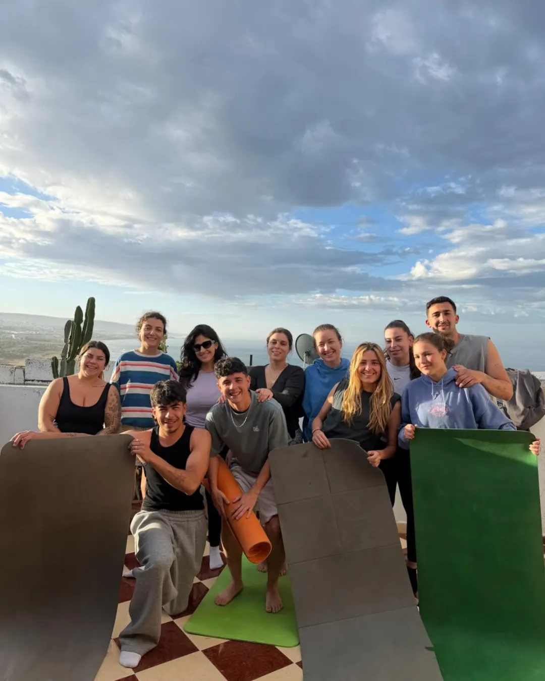 Voyageurs solo au surf camp de Taghazout
