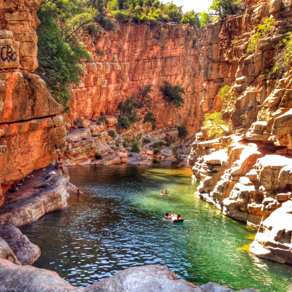 Paradise valley for surfers